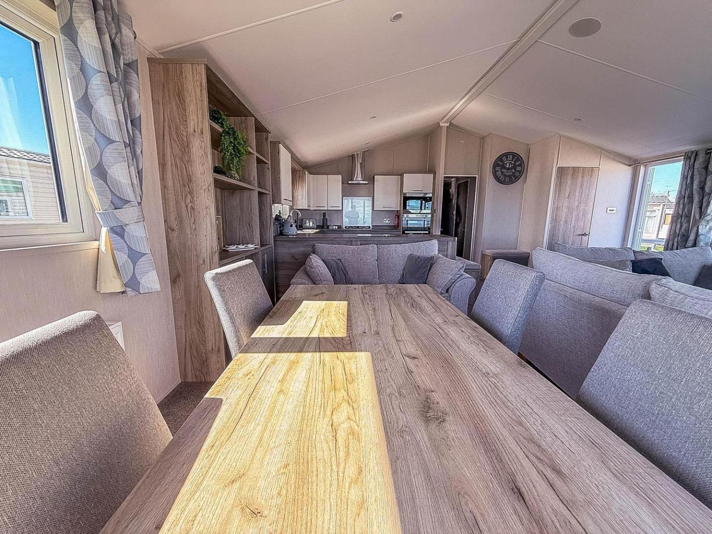 Stunning 6 Berth Lodge With Full Sea Views In Suffolk Ref 68007Cr Lowestoft Kültér fotó