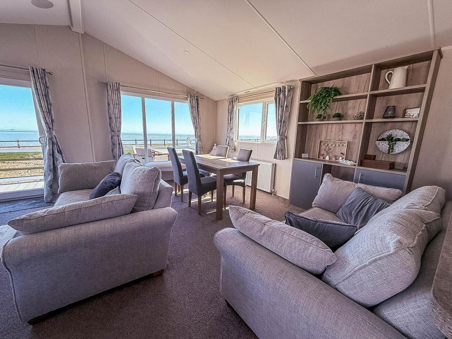 Stunning 6 Berth Lodge With Full Sea Views In Suffolk Ref 68007Cr Lowestoft Kültér fotó